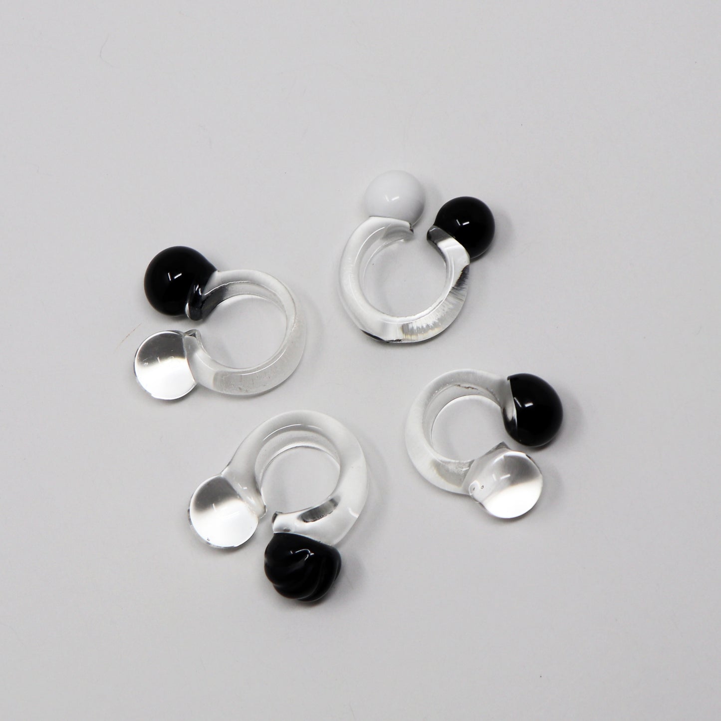Monochrome Diatomic Glass Ring