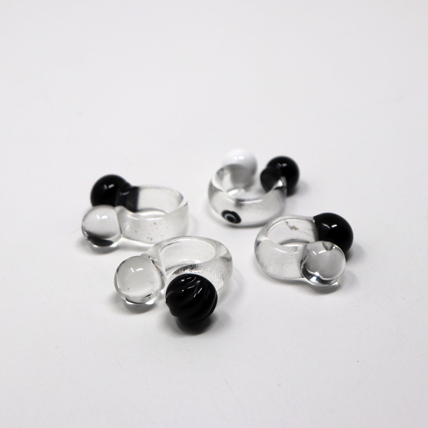 Monochrome Diatomic Glass Ring